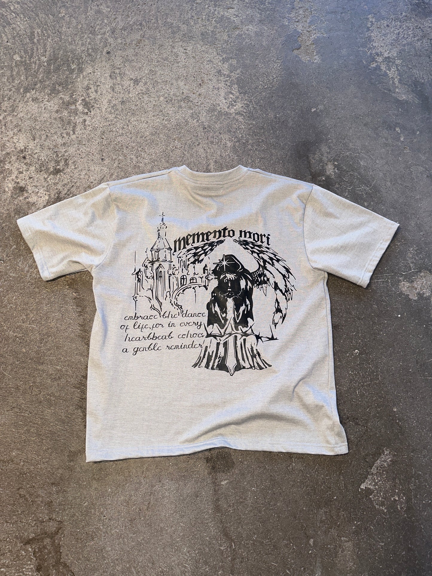 MEMENTO MORI GREY TEE